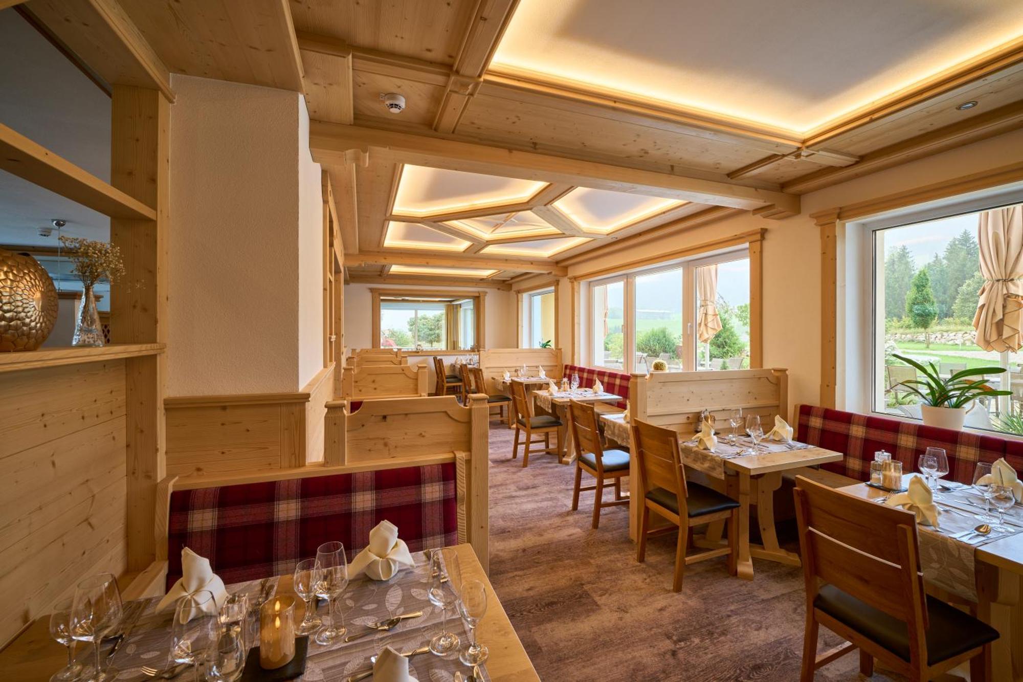 Hotel Nesselwanger Hof Екстериор снимка